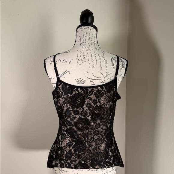 VENUS Elegant Black Floral Camisole - Picture 3 of 6